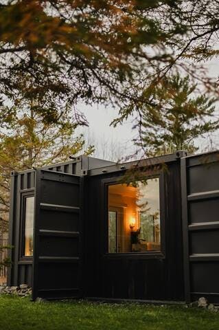 Sölveig Stay: Shipping Container with Nordic SAUNA