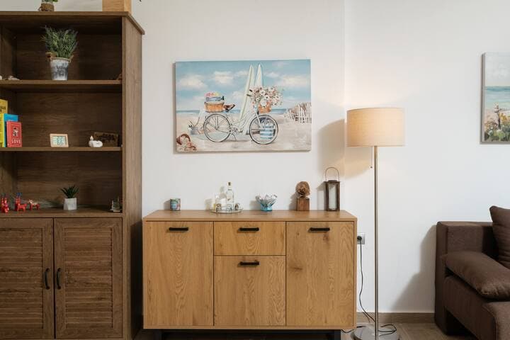 Local treats and drinks to help you immerse in the Cretan culture.