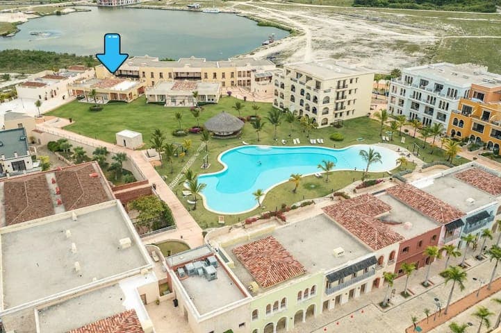 The most serene pool in the complex is just steps away from your front door.
Time to engage vacation mode.