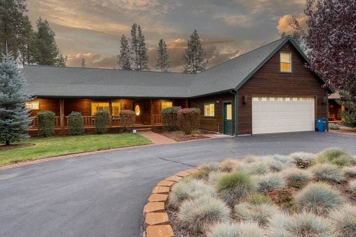 Riverfront,Hot Tub,Cali King, Canoe, Paddle Boards