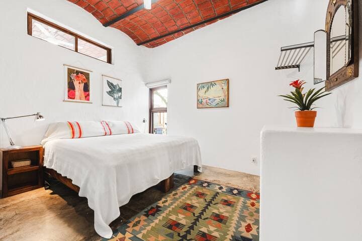 Casa Yaka Courtyard Villa w/pool Near the beach!