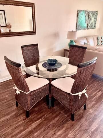 April dates open ~ Car free beach ~ Direct access