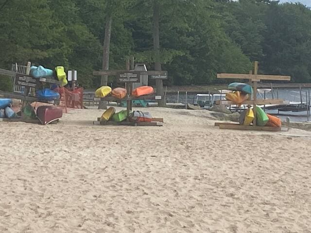 Pocono Retreat -1 Mile to Lake and Skiing!