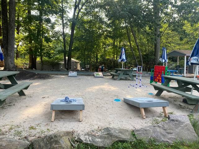 Pocono Retreat -1 Mile to Lake and Skiing!