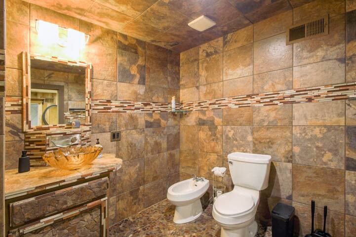 Hot Tub + Nespresso Bar + Spa