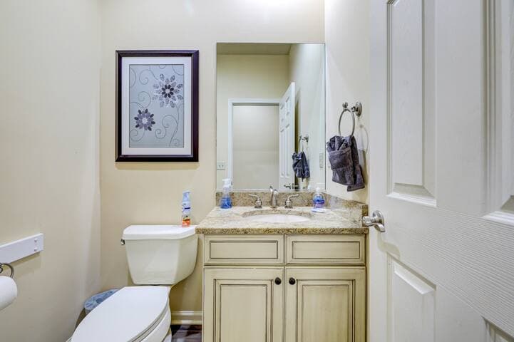 Pocono Retreat -1 Mile to Lake and Skiing!