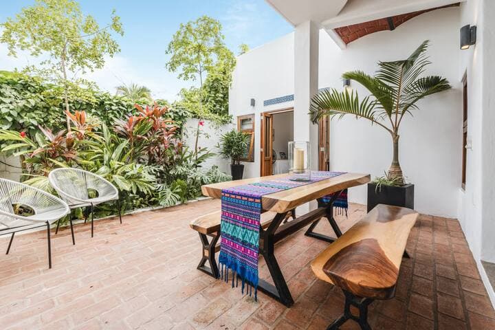 Casa Yaka Courtyard Villa w/pool Near the beach!