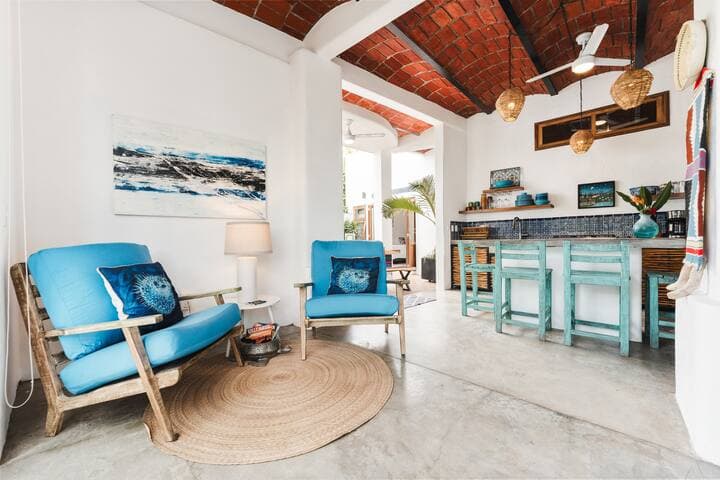 Casa Yaka Courtyard Villa w/pool Near the beach!