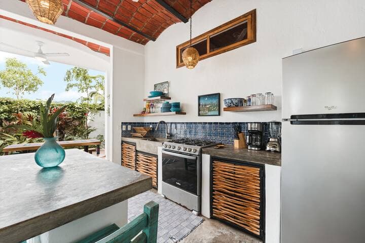 Casa Yaka Courtyard Villa w/pool Near the beach!