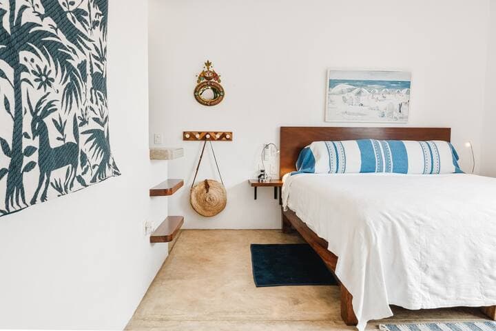 Casa Yaka Courtyard Villa w/pool Near the beach!