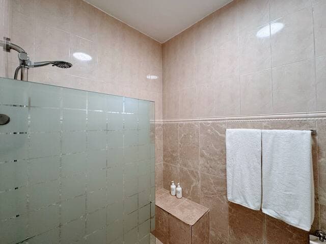 Walk to Beach, Dining, Shops, Pool View & Backyard