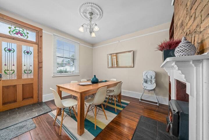 Best of Old and New - Hobart