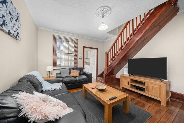 Best of Old and New - Hobart