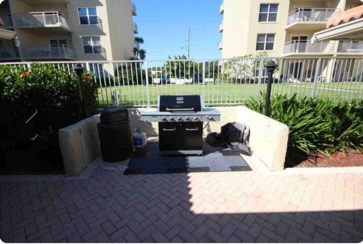 April dates open ~ Car free beach ~ Direct access