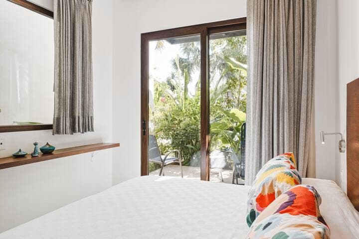 Stylish condo on the pool, near beach at Casa Yaka