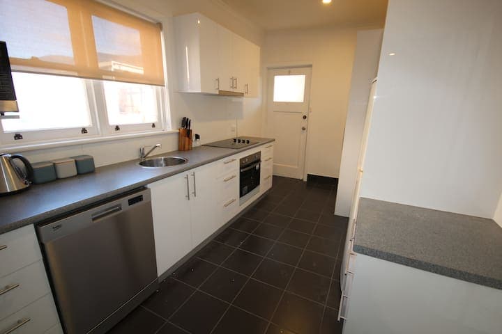 Macquarie Apartments Lower Level - Hobart