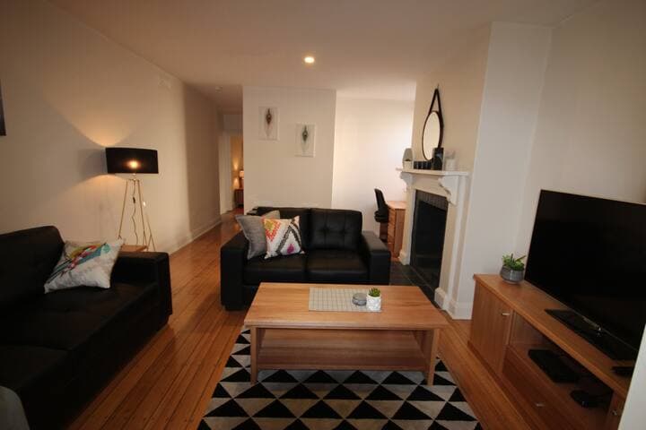 Macquarie Apartments Lower Level - Hobart