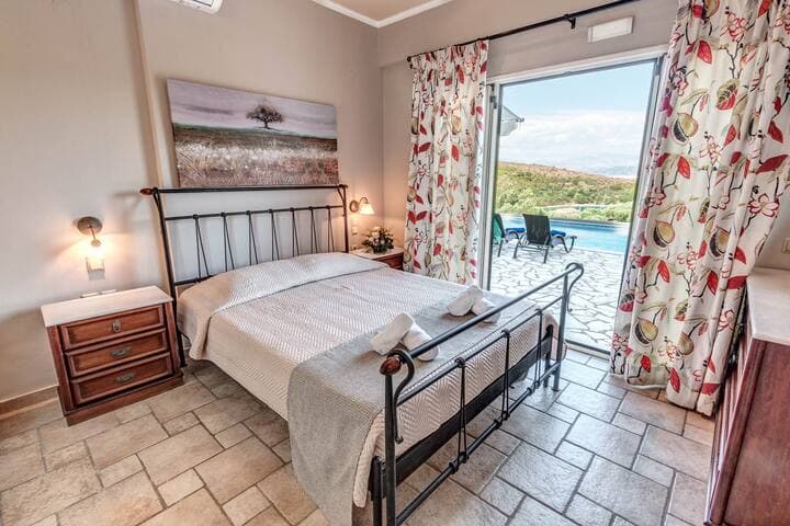 Agios Stefanos Bay - Villa Dimitris