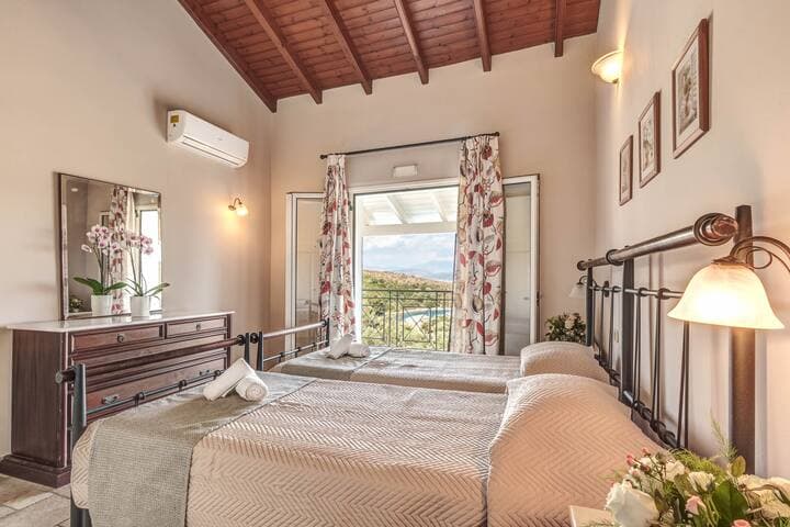 Agios Stefanos Bay - Villa Dimitris