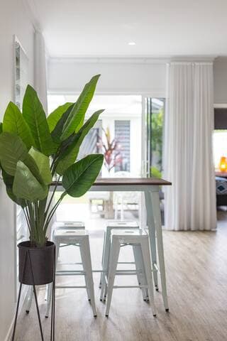 A really clever designed house, with the option to open up and merge the inside with the outside, extending the living space. Great for dining outside under the stars.