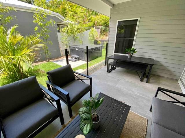 Outdoor lounge/dining