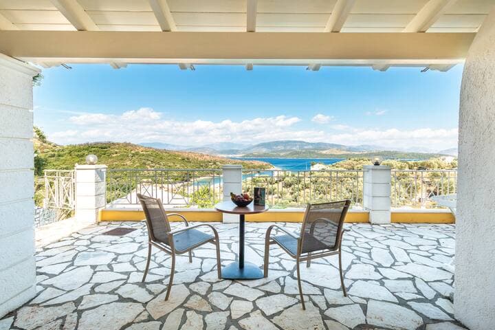 Agios Stefanos Bay - Villa Maria