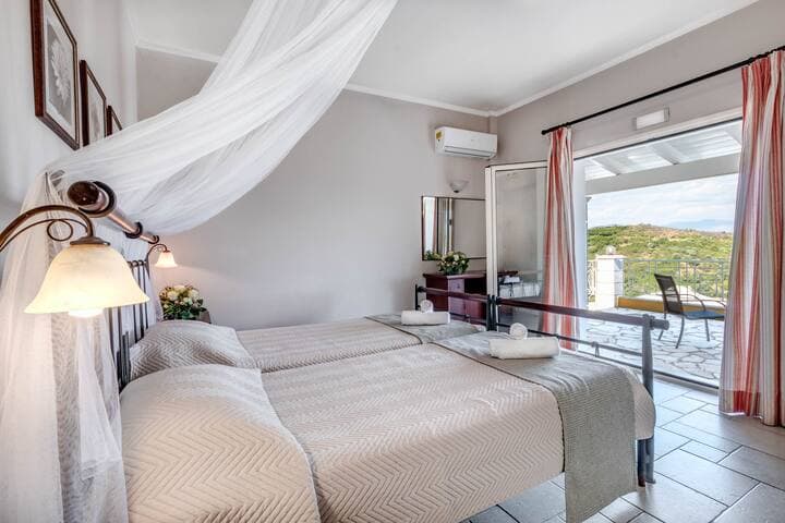 Agios Stefanos Bay - Villa Maria