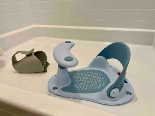 Baby/toddler bath seat is always available