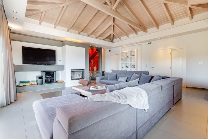 Luxury Villa Helanes