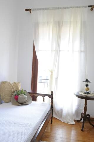 Single room with balcony