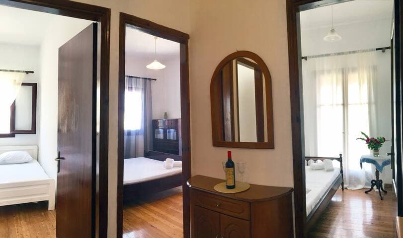 1st Floor entrance layout to rooms