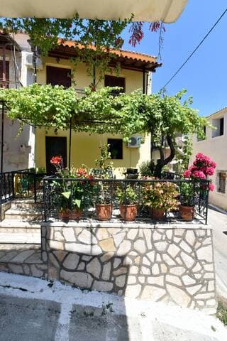 Traditional Greek Maisonette in Antiperni village