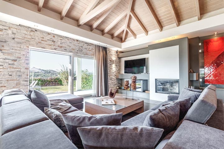 Luxury Villa Helanes