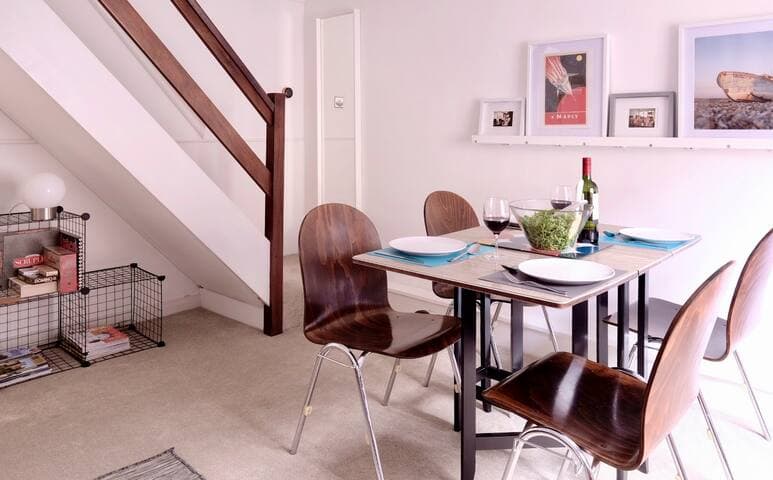 Central+Uni | Kitchen+Garden+WFH | Rail Station