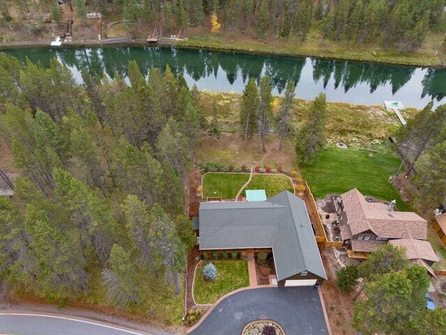 Riverfront,Hot Tub,Cali King, Canoe, Paddle Boards