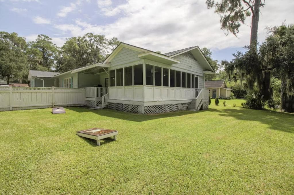 Game Room - 100 inch projector - By Marsh