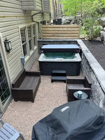 Pocono Retreat -1 Mile to Lake and Skiing!